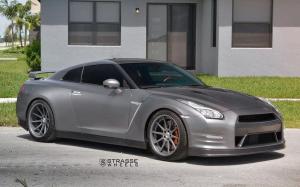 Nissan GT-R on Strasse Wheels (R10 Deep Concave) 2018 года